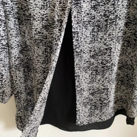 AB Studio Black/White Layered Top - Picture 5 of 8